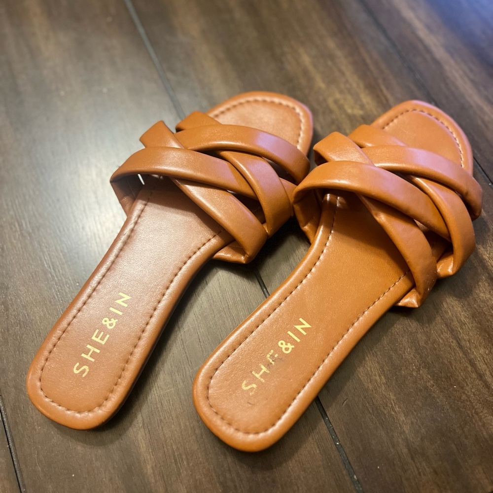 She & In Caramel Brown Sandals